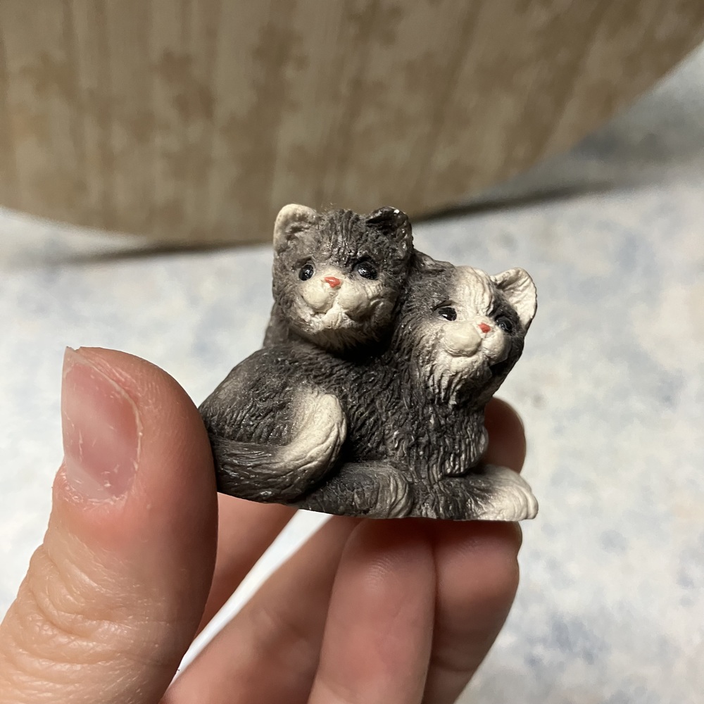 Vintage Kittens Cuddling Figurine/Trinket
